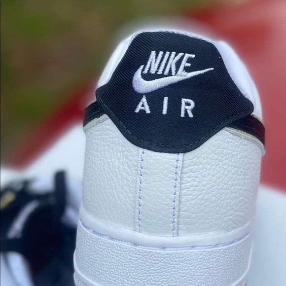 Nike Air Force 1 Men Size 10.5 - Picture 9 of 10